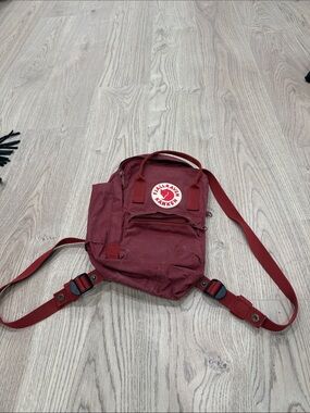 Fjallraven Kånken Mini Backpack in Deep Red